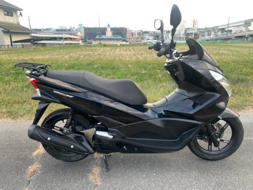 不動の人気‼️ホンダPCX125‼️極上美車‼️ピカピカですっ。