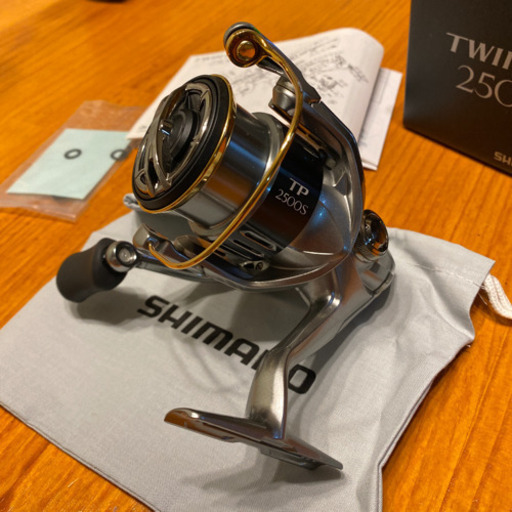 シマノ　15ツインパワー2500HGS