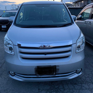 車検付き　ノア　DBA-ZRR70Gの画像