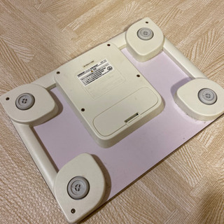 OMRONオムロン体重計　体組成計の画像