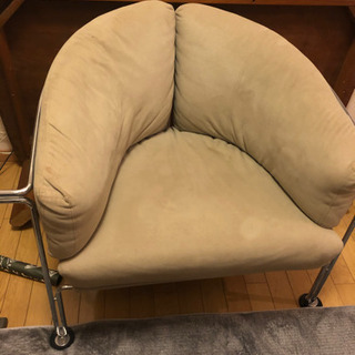 ソファー譲ります