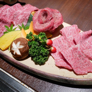 肉を食う仲間募集🍖