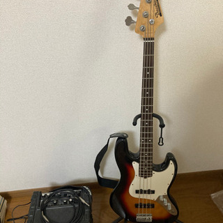 ベース（Bacchus Universe series）、アンプ、シールド、ストラップ　初心者はとりあえず始めることができるセットです！の画像