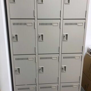 【取りに来て頂ける方】鍵付きロッカー（12人用）