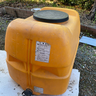 タンク200リットル 貯水タンク みかん消毒 ローリータンク