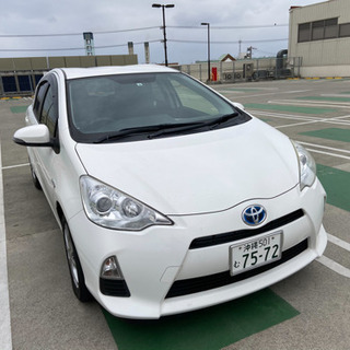 TOYOTA AQUA 白