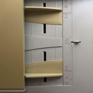 コピー機　シャープ　複合機 AR-3５０M製番４５０２５８１１ お譲りします、新品のトナーカートリッジ（8,000円）付き。　オフイスの移転のため現在使用中のシャープ複合機をOnline向きの機種に変更につき譲渡します、買取り機のため追加費用は不要です。B5, A4, B4, A3各用紙のカートリッジ付き、両面コピーやソート機能付きですの画像