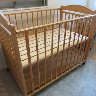 ベビーベッド　sawababy