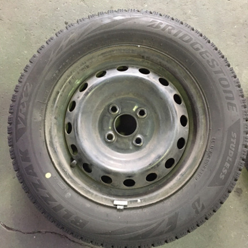 スタッドレスタイヤ　トヨタ純正ホイール付き