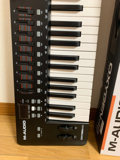 M-AUDIO Oxygen 49 (OXYGEN49)　MIDIキーボード/コントローラー、49鍵盤、USB