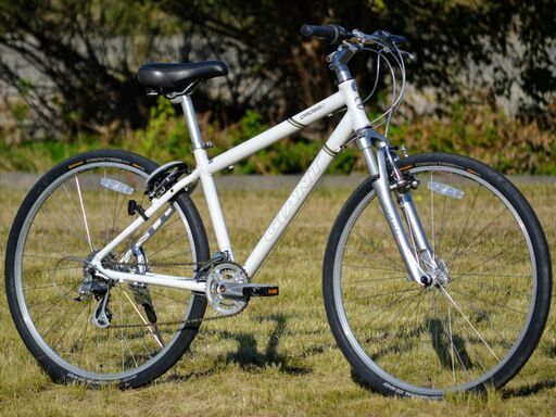 GIANTクロスバイク アルミフレーム2×7段変速 フロントサスペンションつき 2x7 speeds alloy-frame hybrid bike with front suspension
