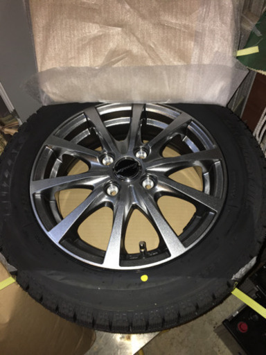 ブリジストンスタッドレス　高性能スタッドレス未使用　今年2020年のタイヤです。