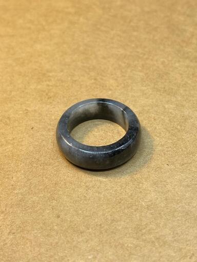 5000円引き くりぬき指輪 リング 本翡翠 ヒスイ A貨 黒白色 誕生日プレゼント 鑑別書有