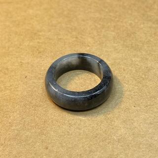 5000円引き くりぬき指輪 リング 本翡翠 ヒスイ A貨 黒白色 誕生日プレゼント 鑑別書有