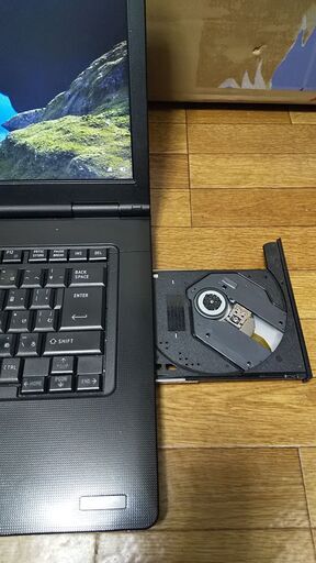 東芝　第3世代Core i5搭載 メモリ　4G　SSD120G　CDDVD読み書き Wifi対応　大画面15.6インチ　最新Windo