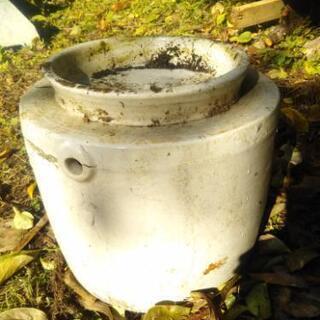 〇 [6/16値下げ] 古い酒甕 酒樽⁉️(゜.゜) の画像