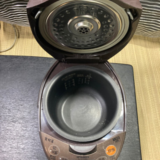 引き渡し決定！MITSUBISHI 3合炊き IH ジャー炊飯器の画像
