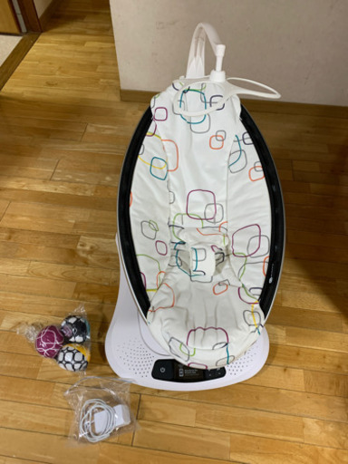 mamaRoo4  ママルー4    電動バウンサー