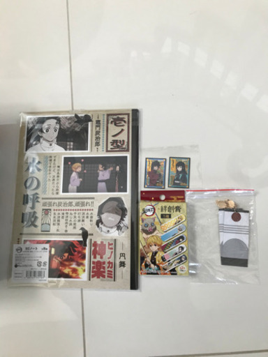 鬼滅の刃　DX日輪刀　オマケ４点＋電池付き
