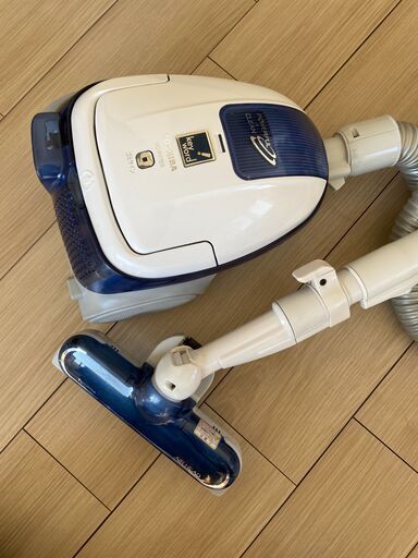 東芝　掃除機　VC-P77E5　（新品紙パック１枚つき）