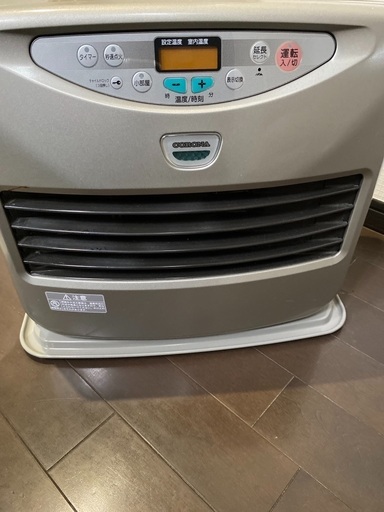 全てセットです！大型コロナ石油ファンヒーター＋灯油タンク＋ポンプ