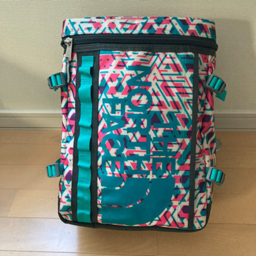 ノースフェイス バックパック ヒューズボックス