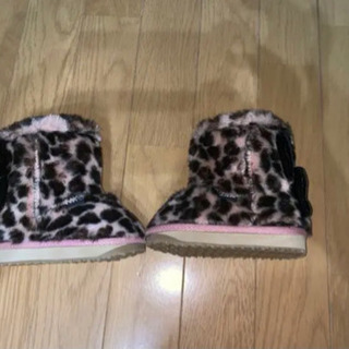 値下げ 13cm ほぼ新品未使用 ジェニィ JENNI BABY ムートン キッズ 子供の画像