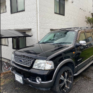 人気の フォード エクスプローラ ブラック 4WD