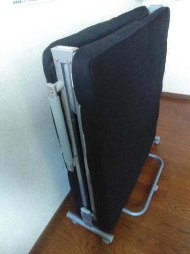 おりたたみベッド