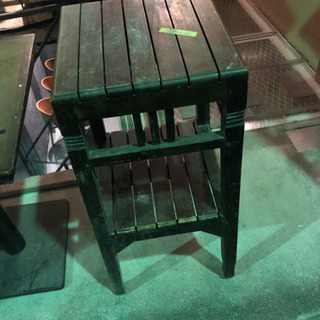 木製の椅子