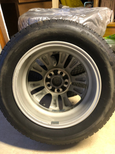 受付終了BLIZZAK VRX2 スタッドレスタイヤ
