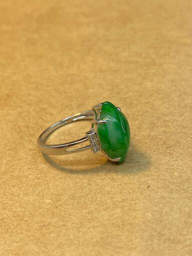 指輪 リング 13号 天然本翡翠 氷ヒスイ 緑色 18K WG 鑑別書有