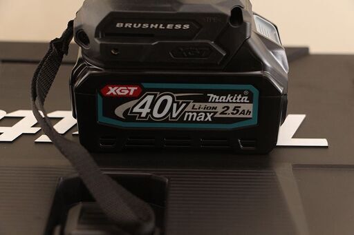 マキタ インパクトドライバ40VmaxTD001黒 トルク220Nｍ 2.5Ahバッテリ2本・充電器付 TD001GRDXB(D371
