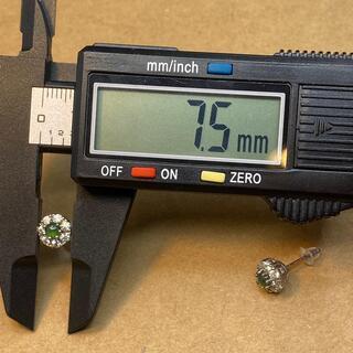 ピアス 本翡翠 ヒスイ 緑色 艶美麗 誕生日プレゼント 金運アップ 本物保証の画像