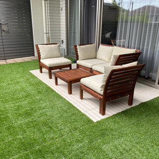 人工芝タイル160枚、ウッドデッキタイル60枚　※テーブルセットは付きませんの画像
