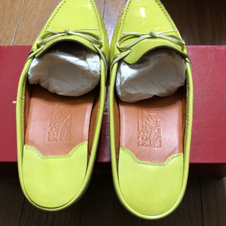 フェラガモ　ミュールサンダルの画像