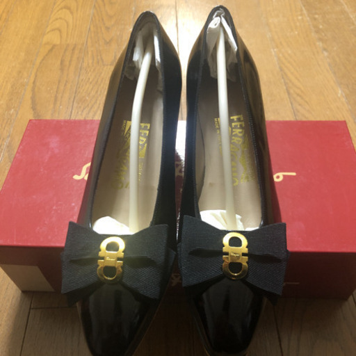 フェラガモ　パンプス