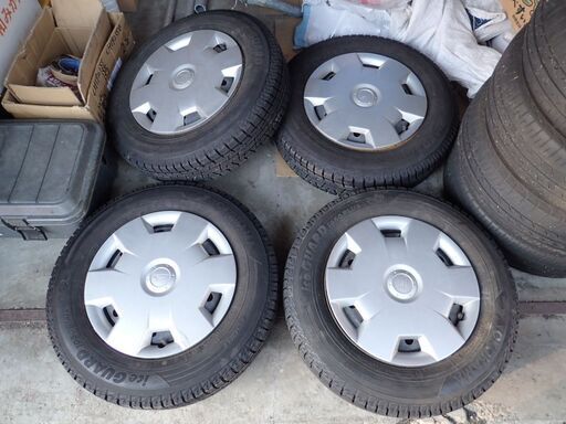 145/80R13 75Q 2018年製 スタッドレスタイヤ､スチールホイール､ダイハツカバー付 ４本