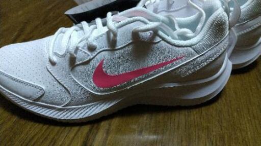 新品　NIKEスニーカー