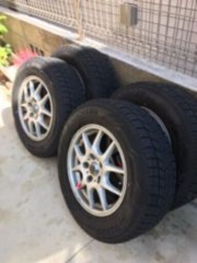 スタッドレスタイヤ　アルミホイール付き４本