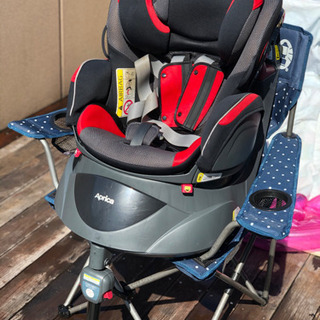 新生児～４歳頃 送料込 アップリカ チャイルドシート フラディアブリーズ/回転