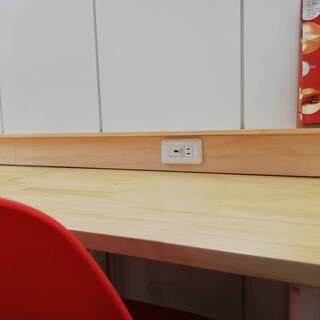 3階自習室カフェ★飲食代のみ★時間制限なし★USB★電源★WIFI★冷暖房の画像