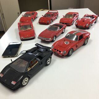 フェラーリ８台・ランボルギーニ(多分)1台
