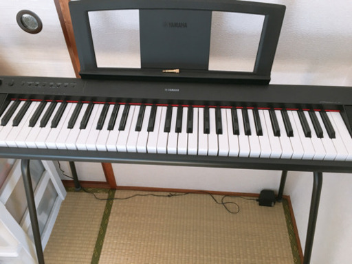 YAMAHA 電子キーボード(スタンド付き)