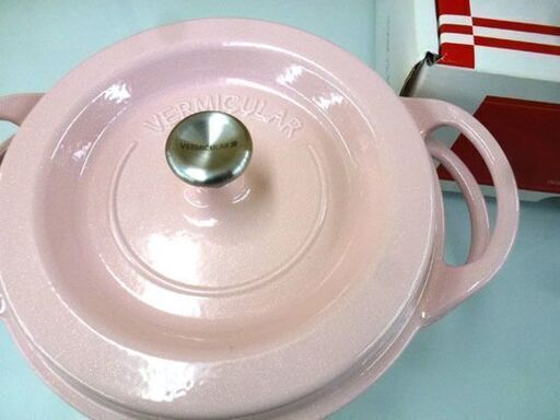 未使用品 バーミキュラ オーブン ポット ラウンド ＃18 無水 両手鍋 ホーロー 専用レシピ付き パールピンク