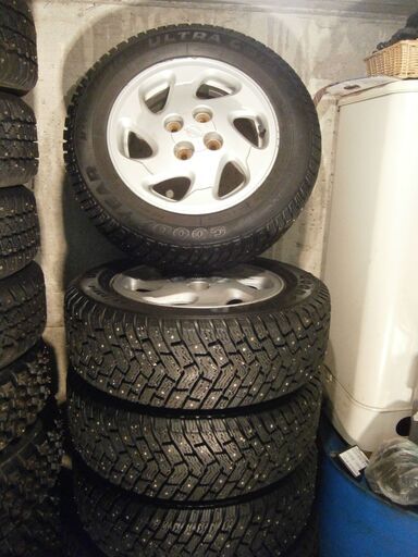 14インチ バリ溝スパイクタイヤ 185/65Ｒ14・アルミ4本セット