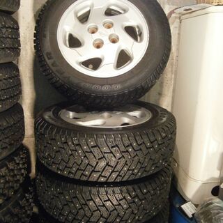 14インチ バリ溝スパイクタイヤ 185/65Ｒ14・アルミ4本セット