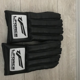 オープンフィンガーグローブ