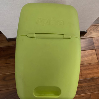 aprica オムツのゴミ箱の画像