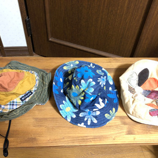 かわいい帽子たち　3つ